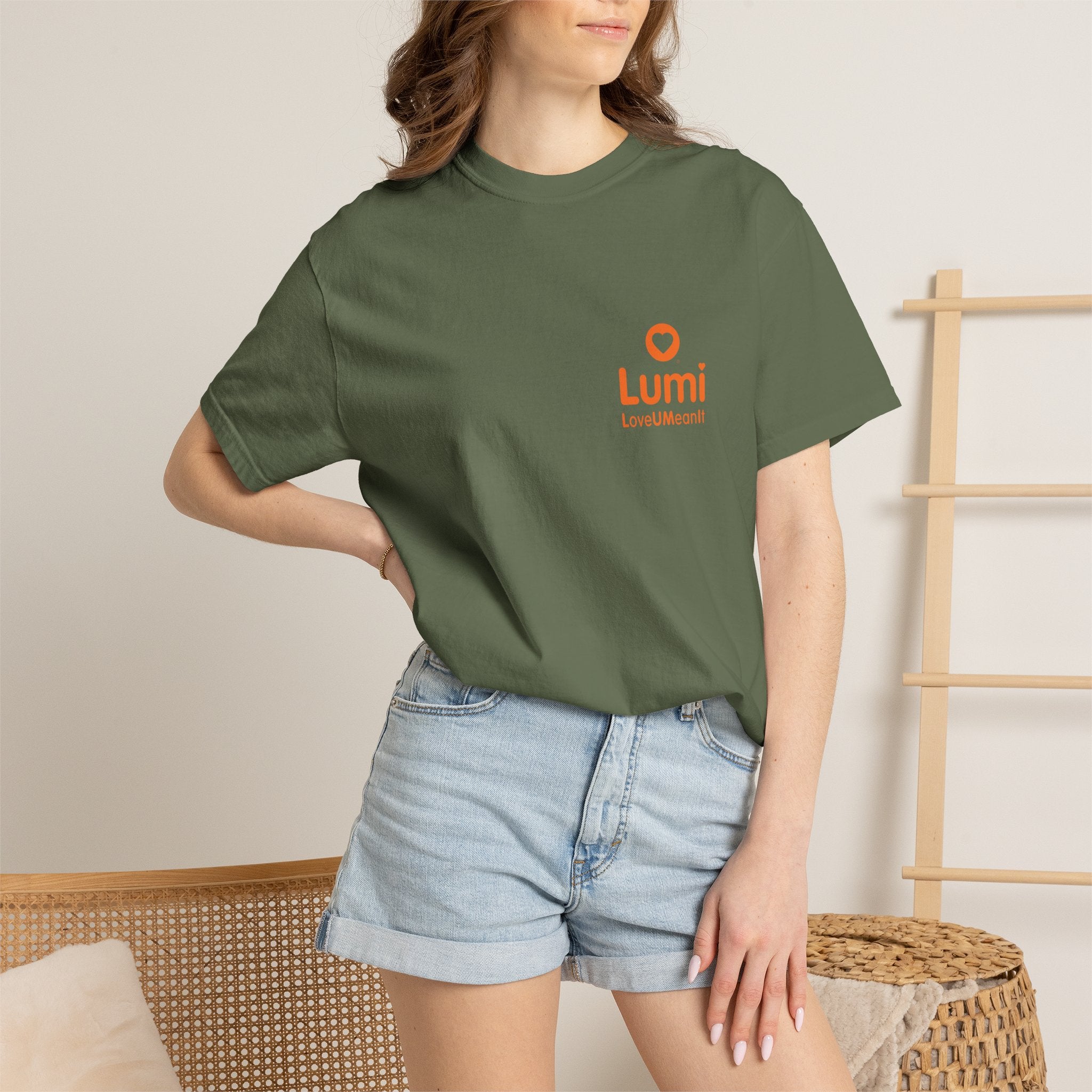 Lumi logo T-shirt | Small orange heart logo tee