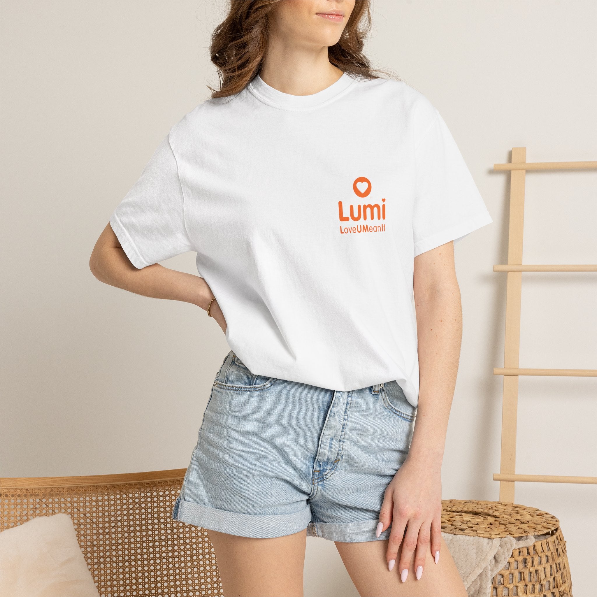 Lumi logo T-shirt | Small orange heart logo tee