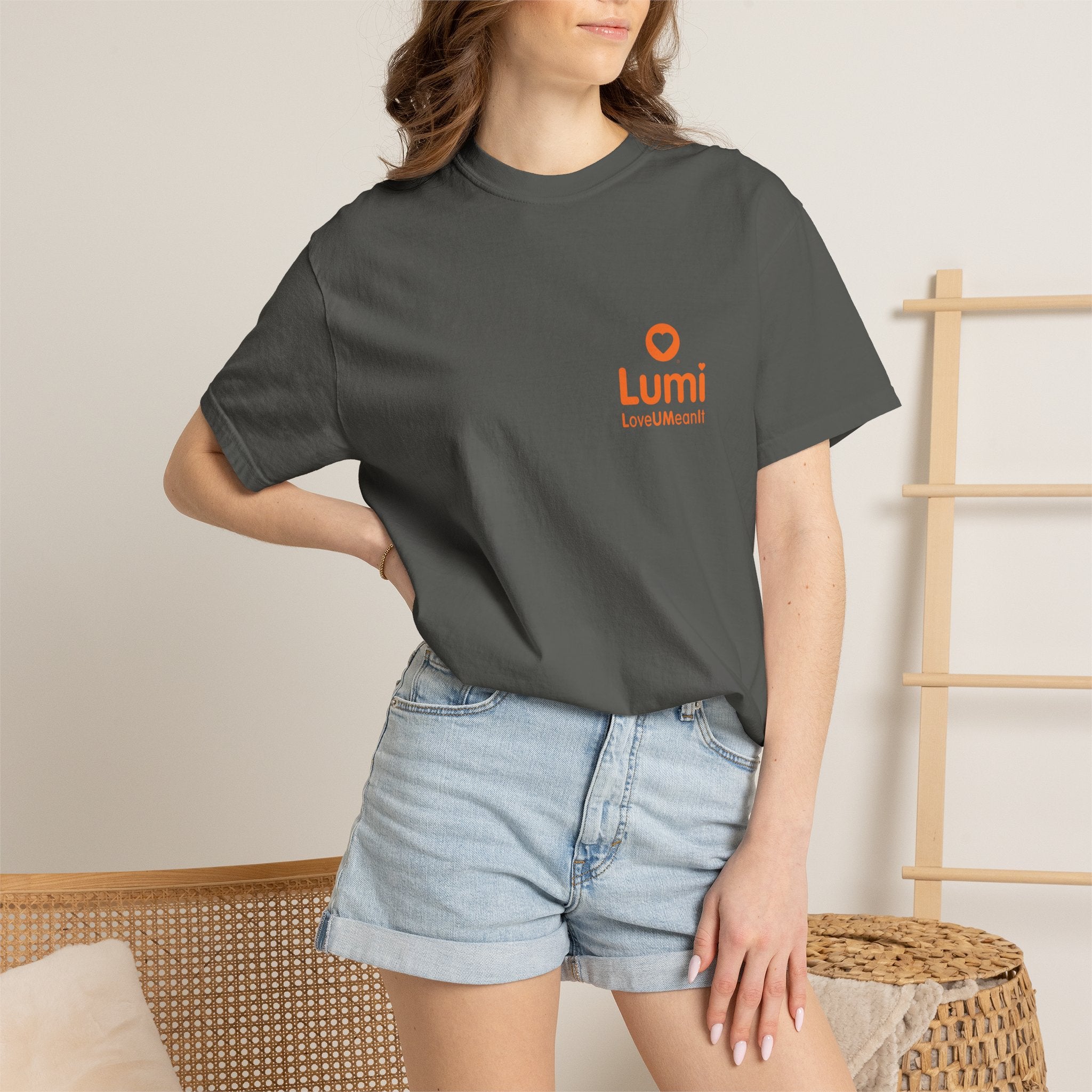 Lumi logo T-shirt | Small orange heart logo tee