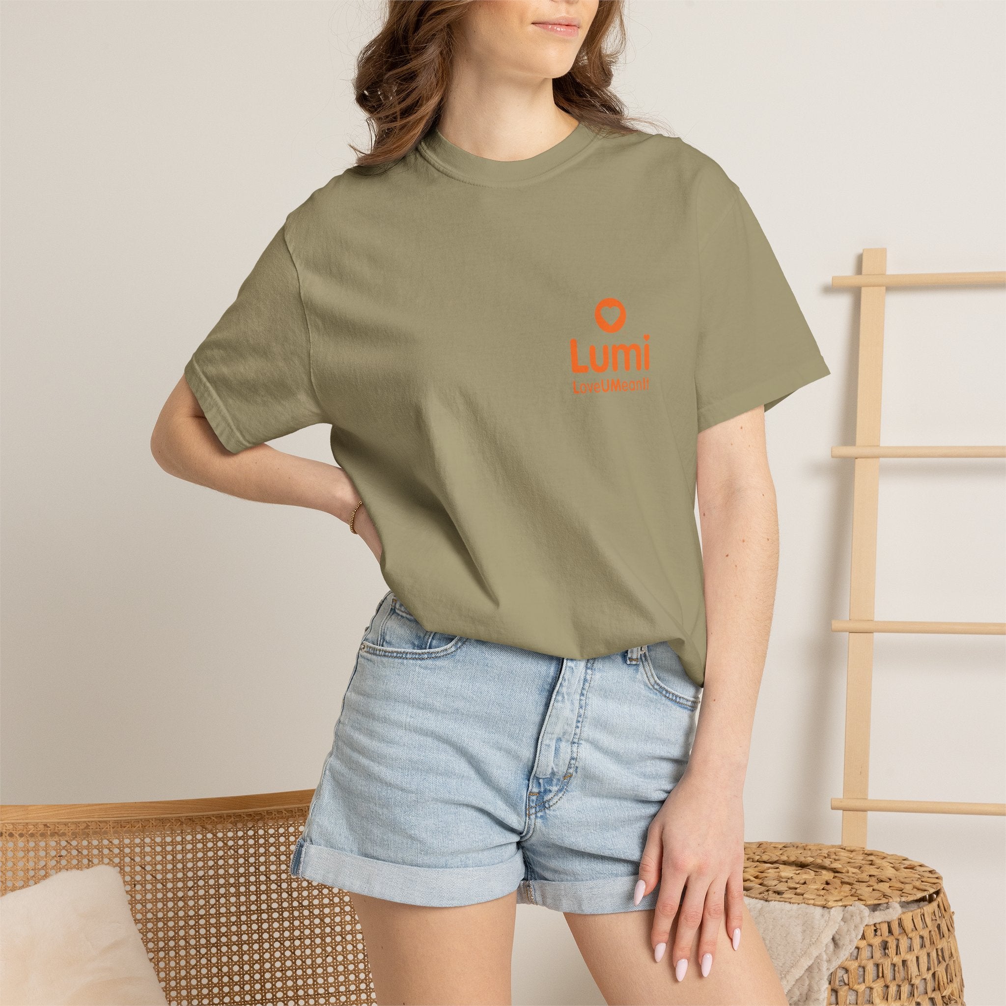 Lumi logo T-shirt | Small orange heart logo tee