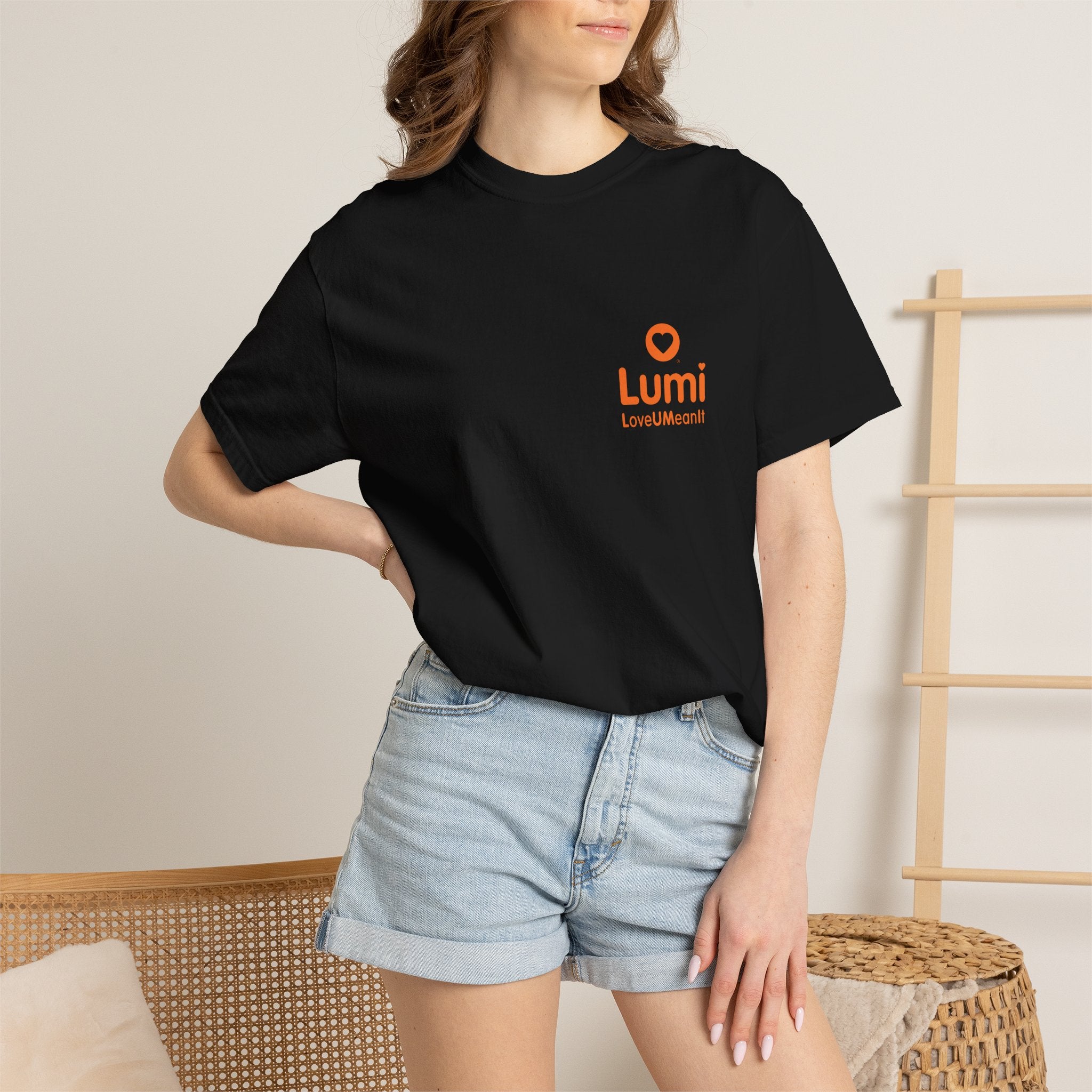 Lumi logo T-shirt | Small orange heart logo tee